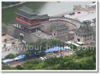 Beijing Zhuishikou Village & Juyongguan Great Wall Day Tour